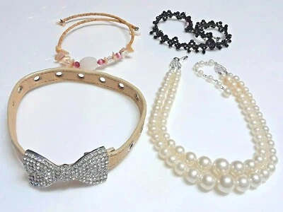 Choker necklace with rhinestone bow, pearls, pink beads + stones. lot of 4 - Image 1 of 4