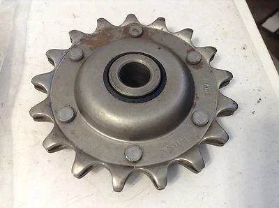 488699R1 - A New 17 Tooth Sprocket For A CaseIH 1250 Grinder-Mixer, IH 85 Grinde Foto 1 de 2
