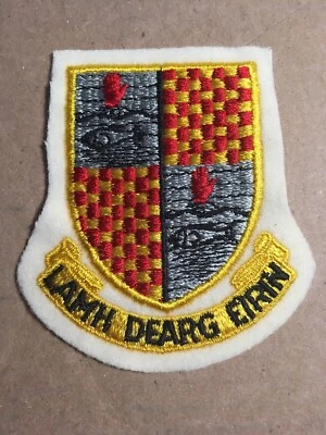 Vtg Lamh Dearg Eirin Patch Embroidered Badge Red Hand Ireland O’Neil Church - Image 1 of 4