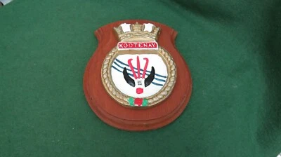 ROYAL CANADIAN NAVY HMCS KOOTENAY CAST ALUMINIUM SHIPS PLAQUE WITH WOOD BACKING - Image 1 of 4