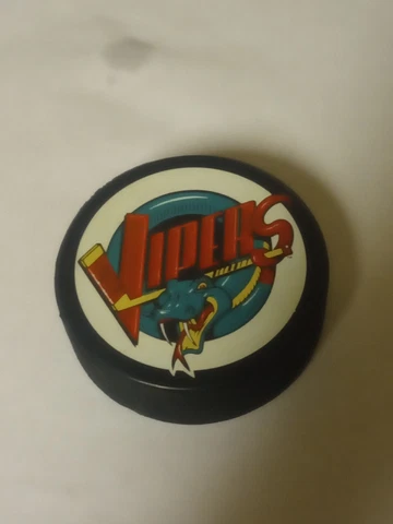 VINTAGE DETROIT VIPERS IHL BY PUCK WORLD HOCKEY PUCK GREAT CONDITION Cover