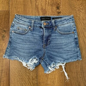 Kendall & Kylie The Drifter High Rise Denim Shorts Size 3/26 - Ultra Babe Skinny - Picture 1 of 9