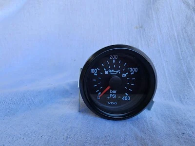 VDO Oil Pressure Gauge 150-906 - Image 1 of 2