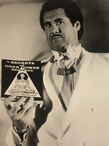 Wayne Newton 8x10 Photo Picture - Picture 1 of 2