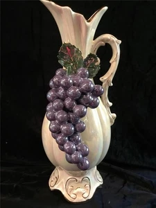 Mediterrane Vase im Krug-Stil beige mit Goldrand Trauben 15" hoch Vintage - Bild 1 von 14