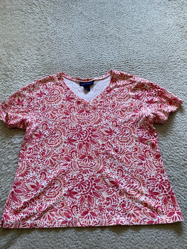 Karen Scott Women Paisley Short Sleeve V-Neck T-Shirt Multicolor Size M - Image 1 of 4
