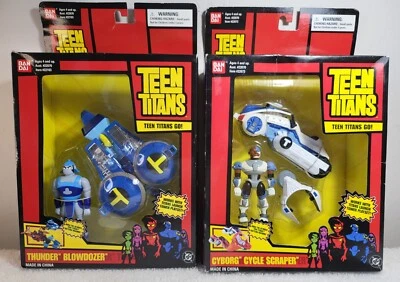 Figuras rascadoras de ciclo Bandai Teen Titans Go Thunder Blowdozer/Cyborg RARAS Foto 1 de 4