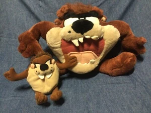Tanzanian Devil Battery Operated Animated Shakes Makes Noise & Little Taz Plush - Picture 1 of 4