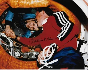 ROBERT HOOT GIBSON Foto Firmada Autografiada 8x10 NASA Transbordador de Astronautas Atlantis - Imagen 1 de 1