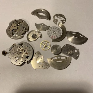 Movimento Seiko Per Ricambi/Riparazione Gioiellato Seiko 6106C Giorno/Data Automatico - Foto 1 di 15