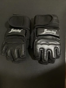 MMA Boxing gloves For Men Or Women - Picture 1 of 4