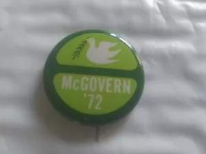 George McGovern Pin Back Presidential Campaign Button Vietnam 1972 peace dove - Picture 1 of 2