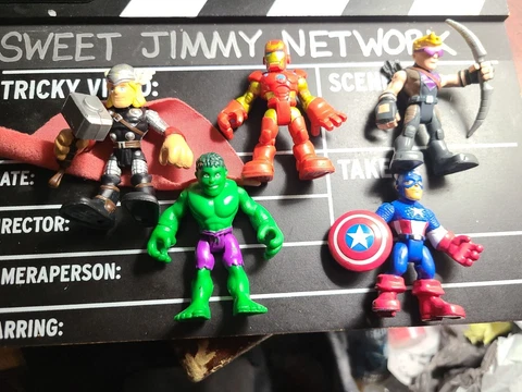 Lot of 5 MARVEL Super Hero Squad Figures Avengers Thor Hulk Halkeye Iron Man Cover