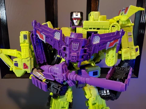 Custom riffle for transformers combiner wars devastator.(NO figure included) Cover
