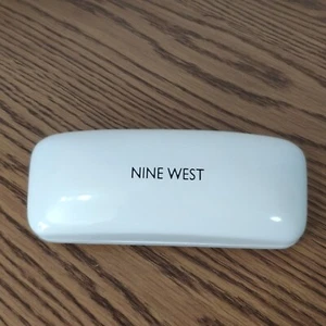 Estuche rígido para gafas de sol Nine West para damas blanco negro interior 5331 - Imagen 1 de 7