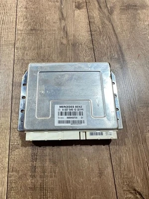 Centralina regolazione livello sospensioni pneumatiche Mercedes CLS C219 2005 - Immagine 1 di 4