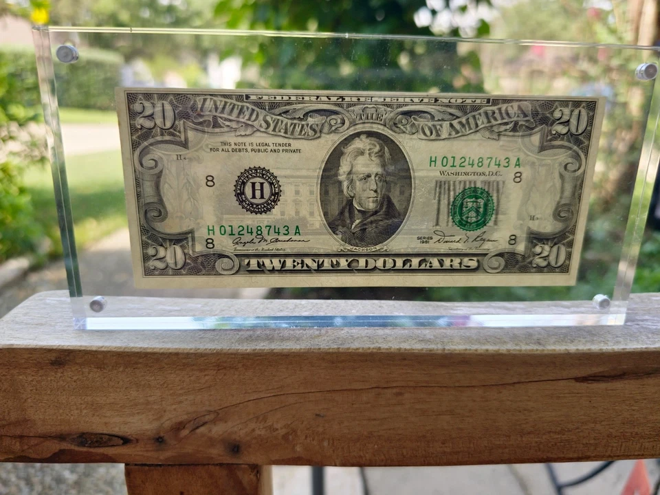 ERROR! 1981 $20 FED RESERVE NOTE ST. LOUIS TOP CUT ERROR & DISPLAY CASE!  AU? - Image 1 of 4