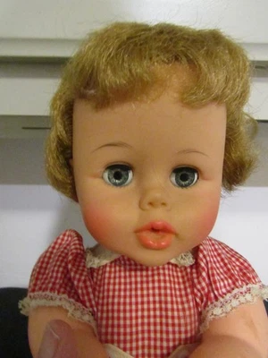 Vestido Original Vintage Anos 60 IDEAL Tiny Kissy Doll 15" (Ainda Beijos) - Imagem 1 de 4