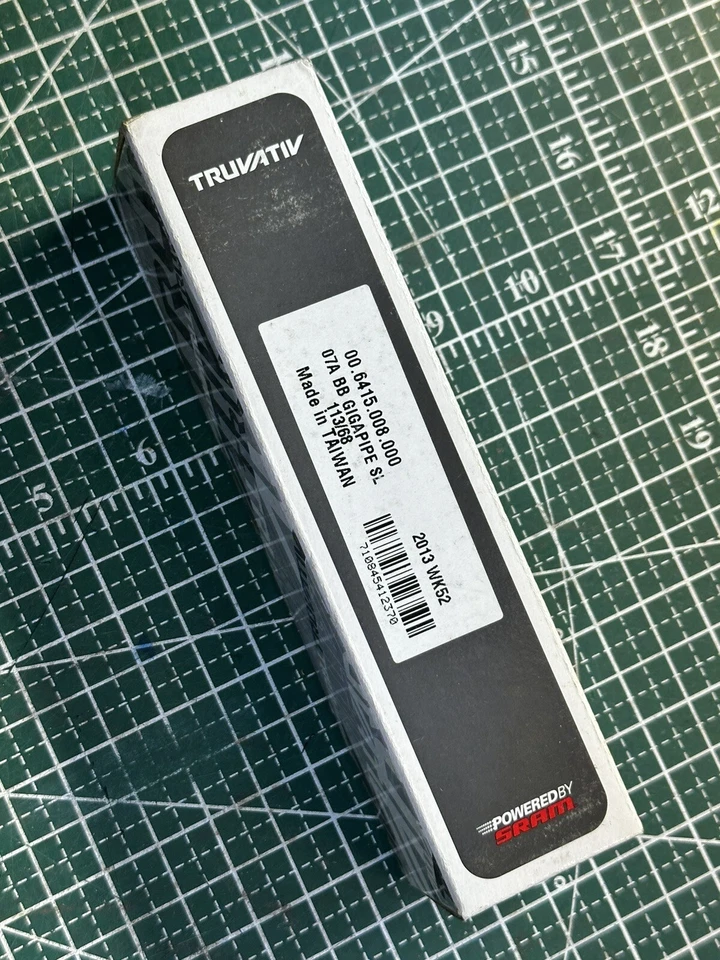 NOS TruVativ Giga Pipe Team SL 68/68E/73 x 113mm ISIS Bottom Bracket - Image 1 of 4