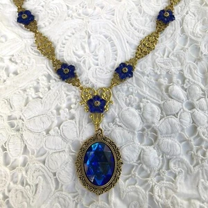 VICTORIAN STYLE Flower Filigree DEEP BLUE ACRLYIC CRYSTAL GOLD COLOUR NECKLACE - Picture 1 of 9