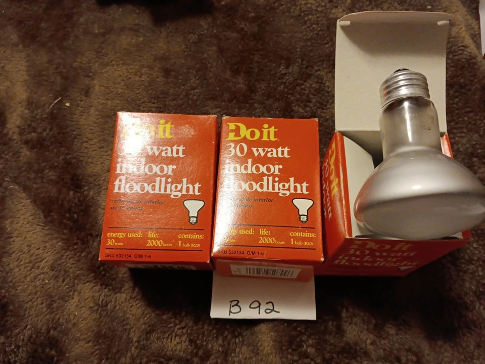 3 DoIt 30W Indoor Flood R20(small) Bulbs - Image 1 of 1