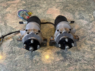 Кресло-коляска с электроприводом Hoveround MPV5 левый и правый моторы коробка передач тормоз в сборе - Изображение 1 из 4