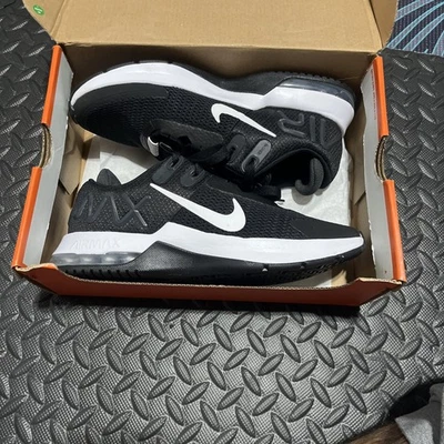 Nike® Hombre 7 (Mujer 8.5) Air Max Alpha Trainer 4 en Negro/Blanco Foto 1 de 4