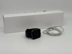 Apple Watch Series 4 Gris espacial Aluminio 44 mm Negro Correa deportiva - Imagen 1 de 9