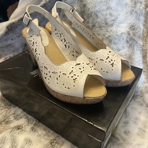 Via Veneto Size 7 Women’s Strap Sling back Leather And Cork Heels New Box Damage - Picture 1 of 13