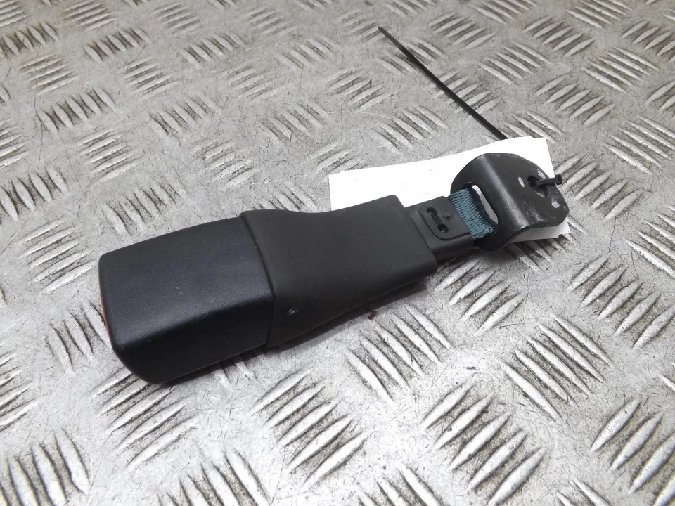 Suzuki Swift Left Passenger N/S Rear Seat Belt Stalk Buckle E034501Mk3 10-2017B — 第 1/4 张图片