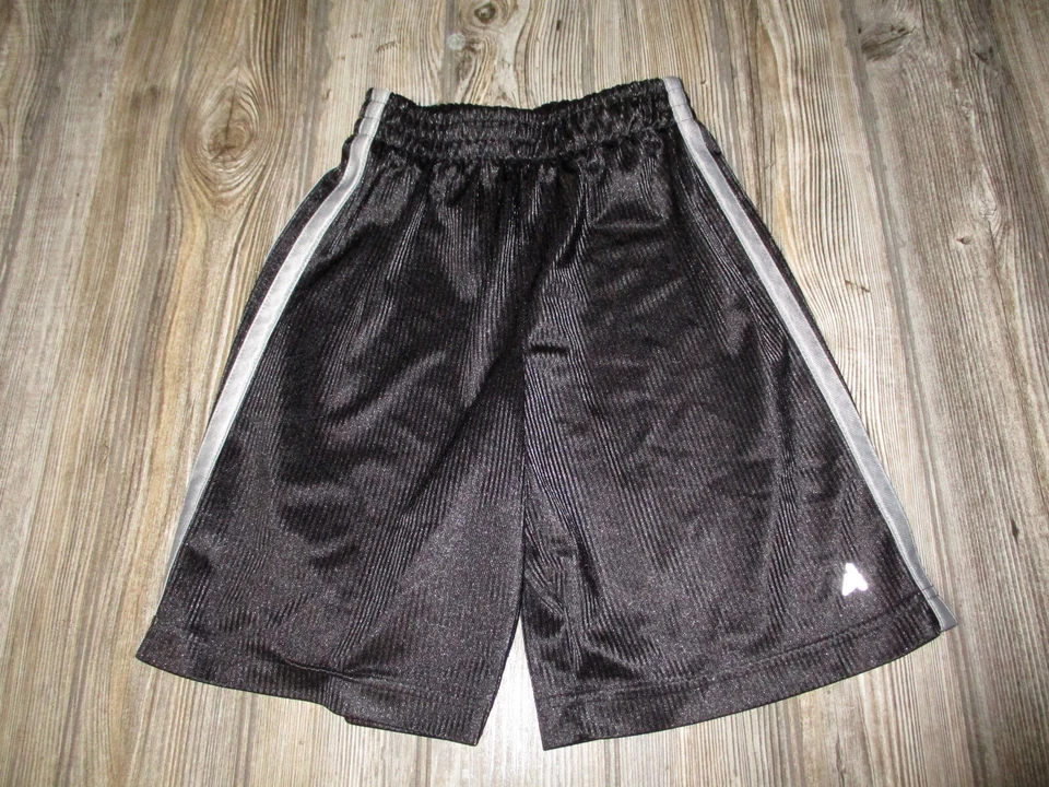 Pantalones Cortos Atléticos Athletech Niños Negros con Rayas Grises Talla 8 Medianos Foto 1 de 4
