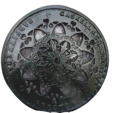 Antique old  cast iron restored Trivet by Gaskell & Chambers  Bar fitters Rare - Image 1 of 4