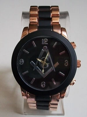 Reloj de moda para hombre con acabado negro y oro rosa o informal plateado albañil Foto 1 de 4