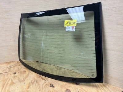 Instalación de vidrio trasero térmico OEM para Nissan Altima 2002-2006 sedán de 4 puertas Foto 1 de 4