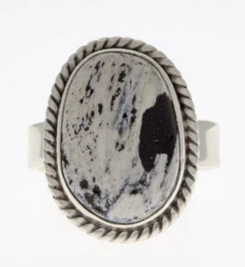 12.75 - White Buffalo Ring By Navajo Artist Lyle Piaso - Picture 1 of 4