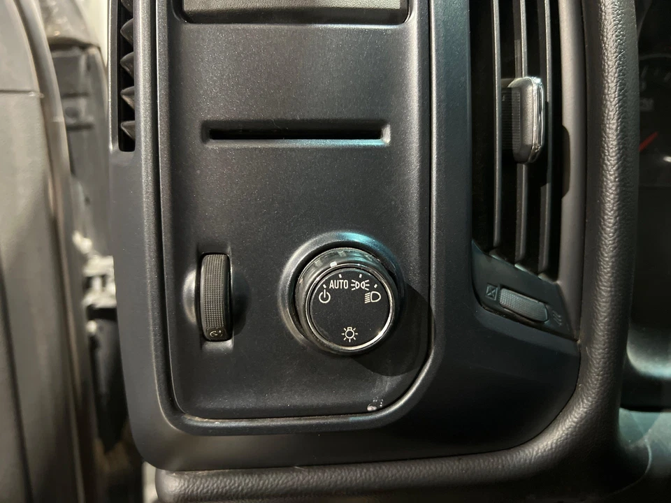 2014 - 2019 Chevy Silverado 1500 Dash Mounted Headlight Switch — 第 1/1 张图片