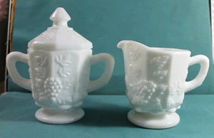 WESTMORELAND  PG-91/92 SUGAR AND CREAMER WITH LID - Picture 1 of 3