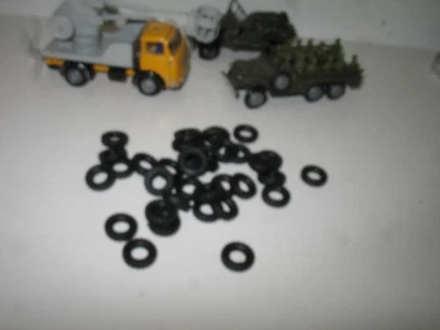 F62 Francia-Giocattolo FJ X 50 Pneumatici Nastro Quadrato per Camion GMC ,Dodge, - Immagine 1 di 4