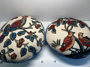 VTG Pair 2 Pillows Round Floral With Birds. - Picture 1 of 7