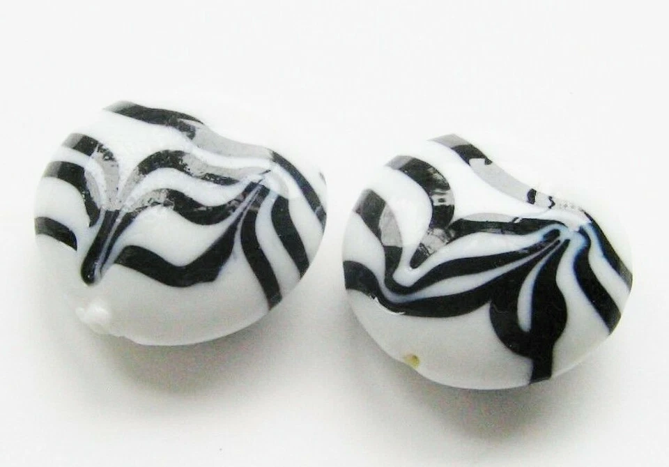Lampwork Glasperlen Buttons schwarz/weiß 28mm 5 Stück SERAJOSY  - Bild 1 von 1