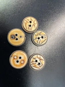 12 Buttons Brown Lined Beige Mustard Rimmed 15Mm - Picture 1 of 3