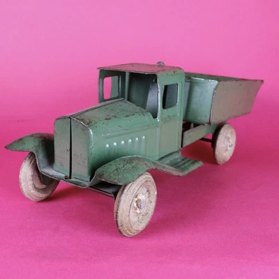 "Camión volquete Tri-ang de placa de hojalata años 30/40 10"" aprox, buen estado para la edad" Foto 1 de 4