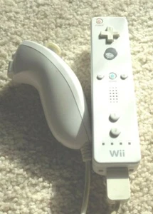 Official Nintendo White RVL-001 Wii Controller + Nunchuck! - Picture 1 of 1
