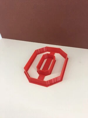 Cortador de galletas Ohio State O rojo Foto 1 de 2