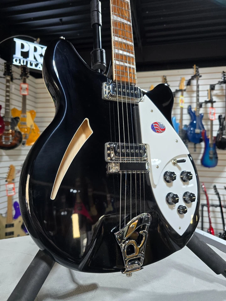 Rickenbacker 330 Electric Guitar in Jet Glo W/ Case Black Ric 330JG