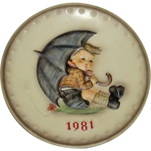 M. I. HUMMEL – 1981 Annual Plate, Umbrella Boy, Collectors Plate with Box - Picture 1 of 2
