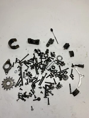 2005 05 Yamaha YZ450F yz450f Tuercas Pernos Hardware Lote Estuche Goma Ahorrador Varilla Foto 1 de 4