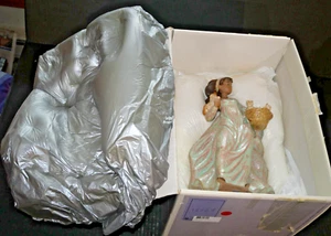 Lladro Cesta de Diversión #2324 Figura Femenina Sosteniendo Gatos Acabado Gress 11" España - Imagen 1 de 9