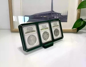 Caja con marco de exhibición de 3 rejillas de colores con soporte para soporte NGC GRUESO - Imagen 1 de 5