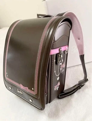 Bolso Escolar Barbie Modelo Shibuya Marrón Perla Usado para Escuela Primaria 66º Foto 1 de 4